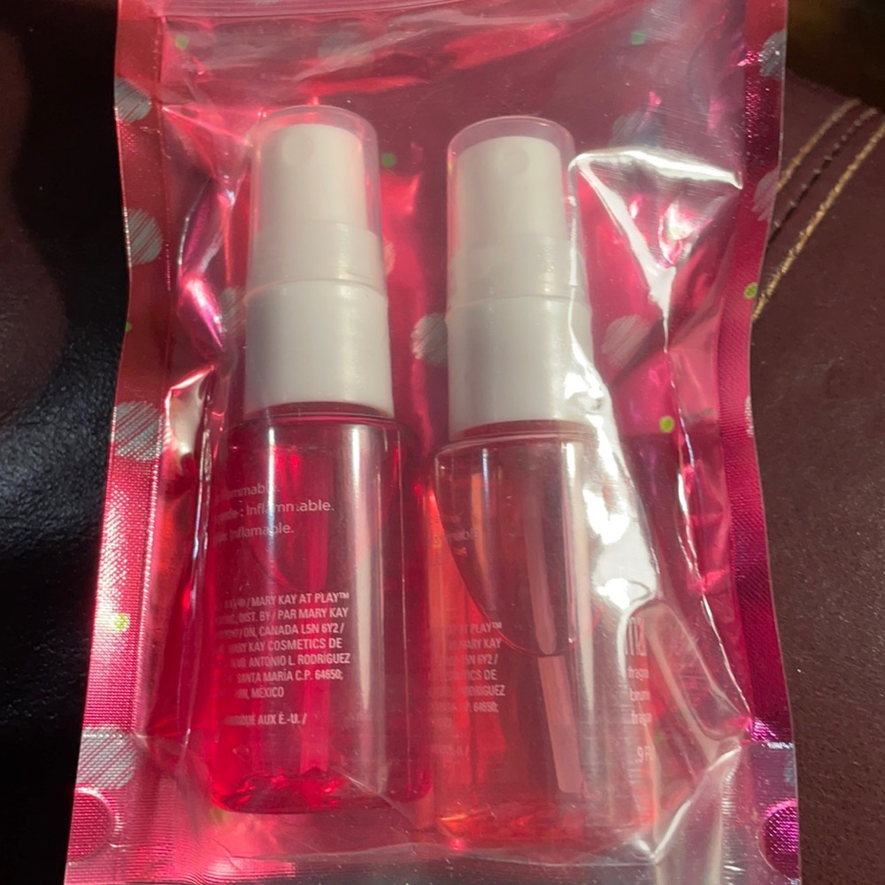 Mary Kay Pomegranate Tart/Pink Macaroon Fragrance